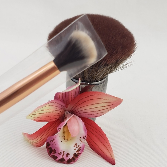 Morphe R35 Deluxe Blender Eyeshadow Brush - Picture 4 of 7